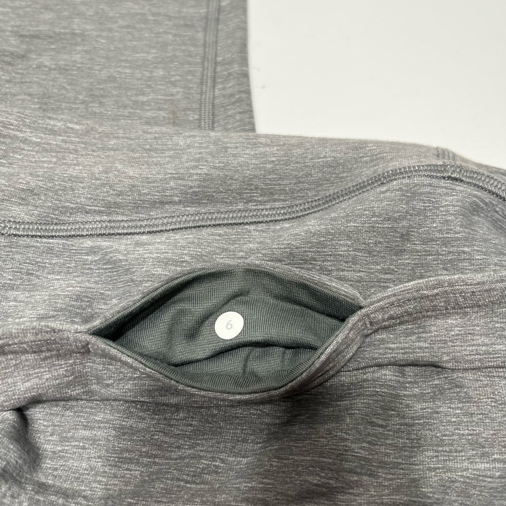 Lululemon Grey Size 6 Women’s Short Leggings, waist 28”, inseam 23”, length - Picture 12 of 14